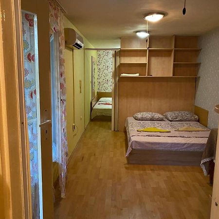 Apartment Karavelov Varna Buitenkant foto